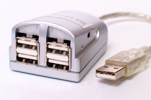 電腦硬盤數據線 電源線與數據線的區分方法