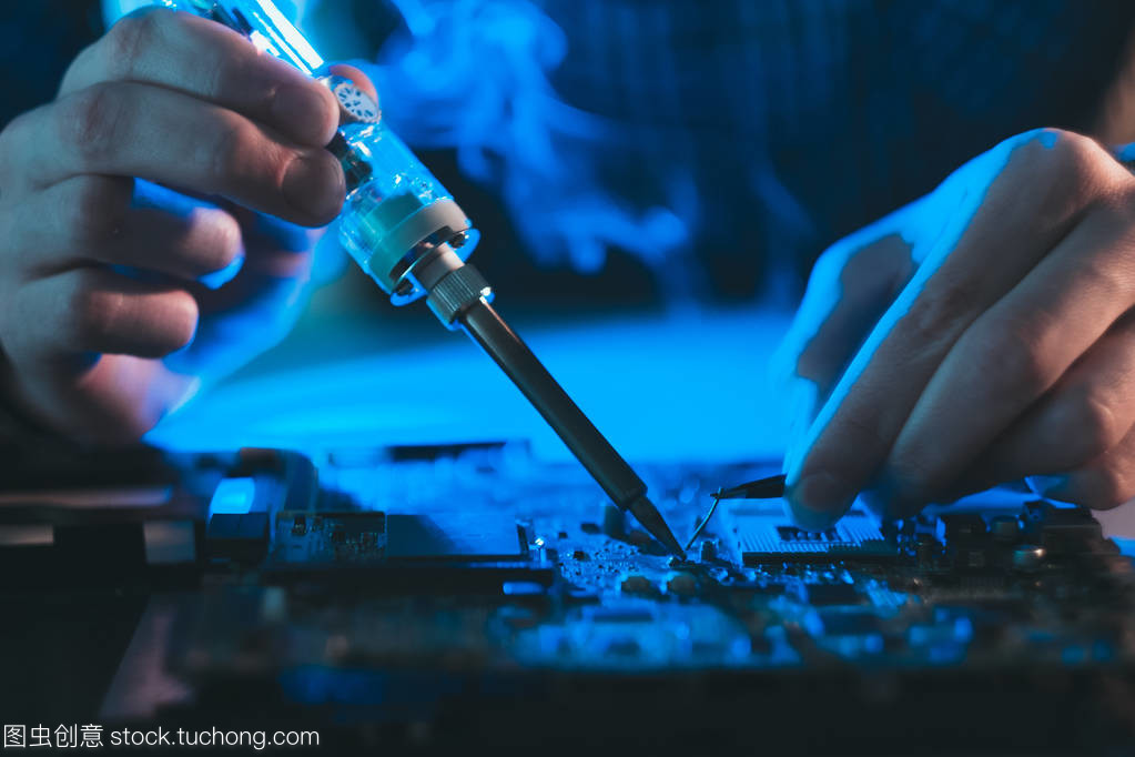 焊接主板 計算機工程師在硬件開發中的關鍵技藝